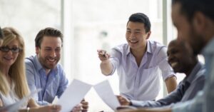 ||Về quyền chọn nhận cổ phần của công ty?