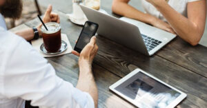 người có tầm ảnh hưởng trong ngành trên Facebook|Tạo một hồ sơ trên Linkedin và cố gắng được nhiều lời khen (Recommendation)