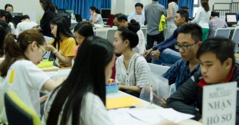 CÁCH THUYẾT PHỤC NHÀ TUYỂN DỤNG KHI ỨNG TUYỂN TRÁI NGÀNH 27 001 8 2