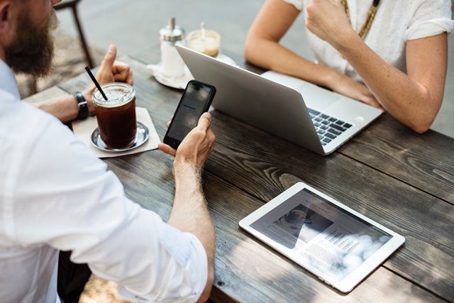 MUỐN VIẾT EMAIL TIẾNG ANH CHUẨN CHỈNH TRONG DOANH NGHIỆP CẦN LƯU Ý GÌ? 3 Viết email tiếng Anh chuyên nghiệp